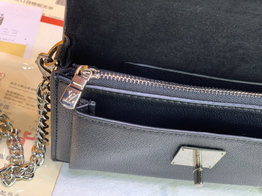 BOLSO MYLOCKME CHAIN LOUIS VUITTON - Imagen 5