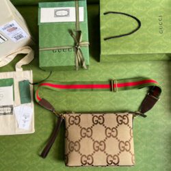 Bolso cruzado con GG jumbo Gucci