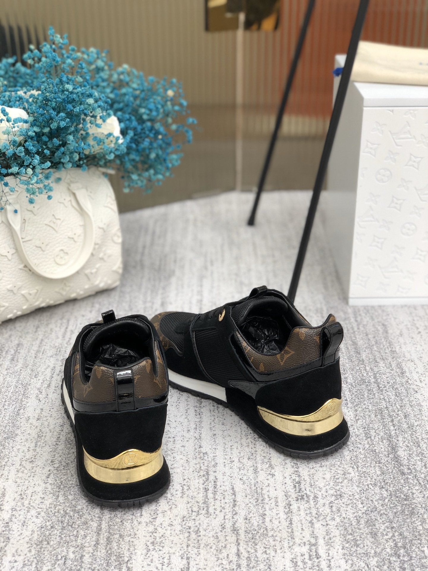 ZAPATILLA DEPORTIVA RUN AWAY Louis Vuitton - Imagen 8