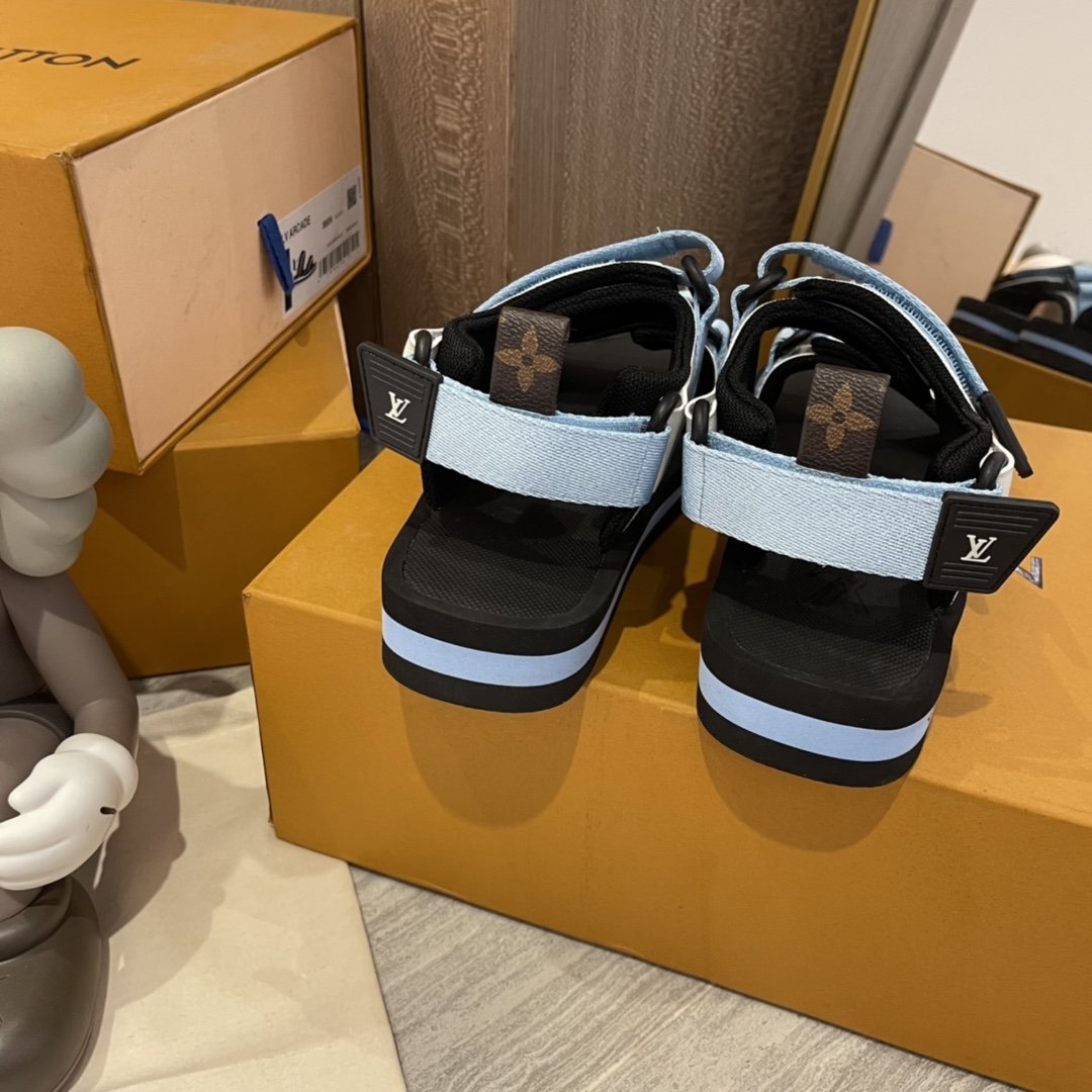 SANDALIA PLANA ARCADE LOUIS VUITTON - Imagen 9