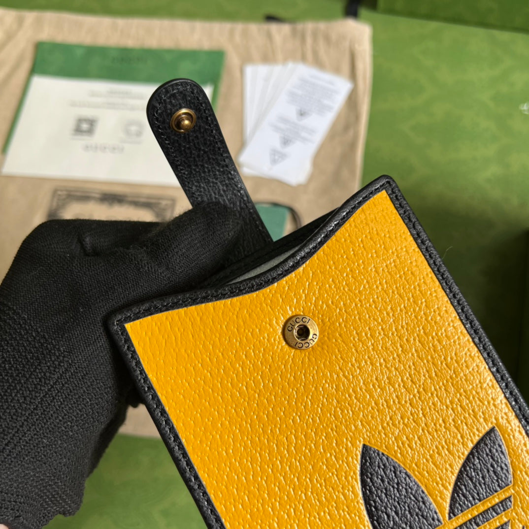 Funda de teléfono adidas x Gucci - Imagen 8