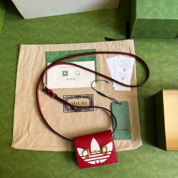 Tarjetero adidas x Gucci con Horsebit