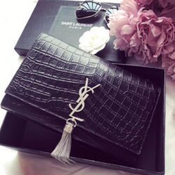 CARTERA KATE CON CADENA Y BORLA YSL