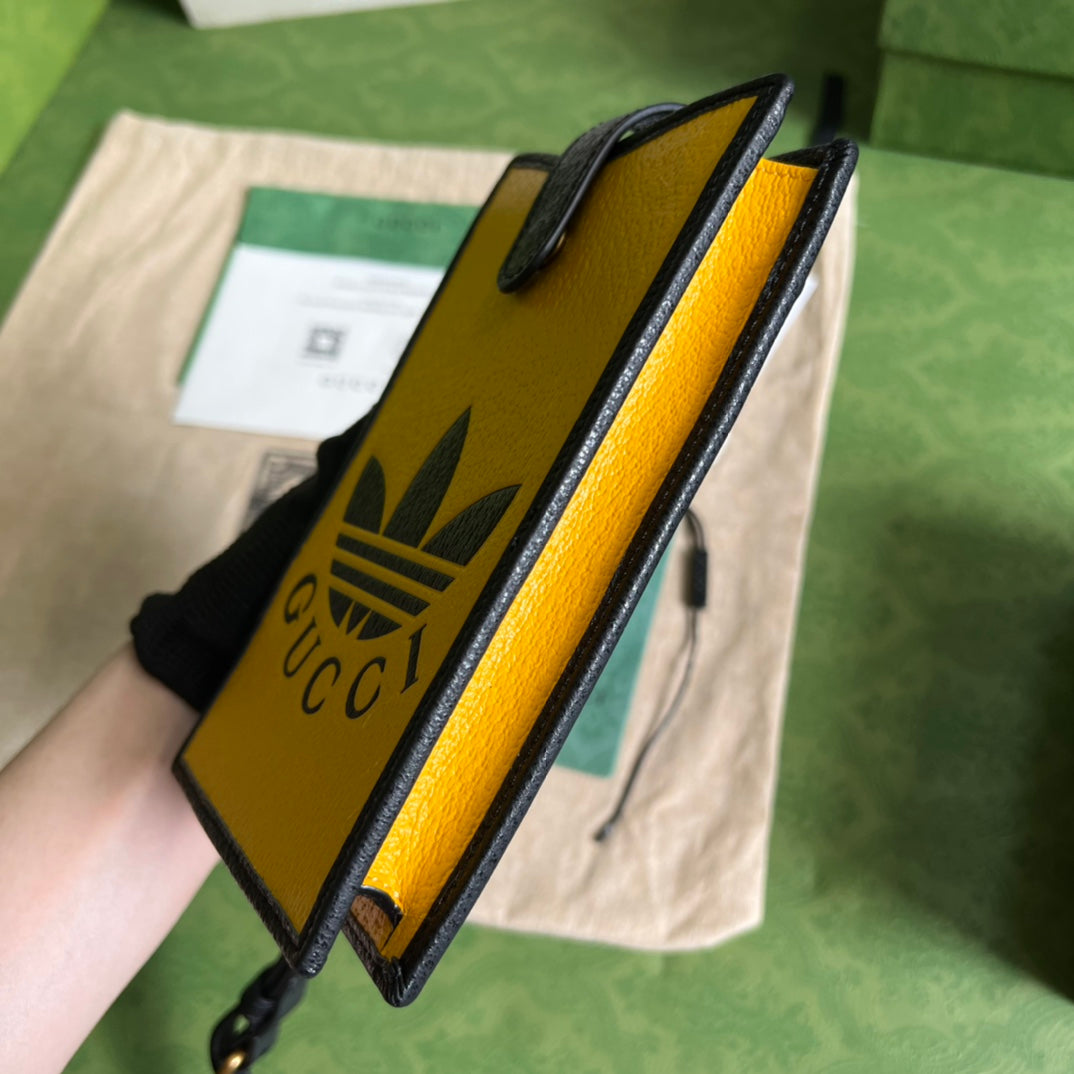 Funda de teléfono adidas x Gucci - Imagen 5