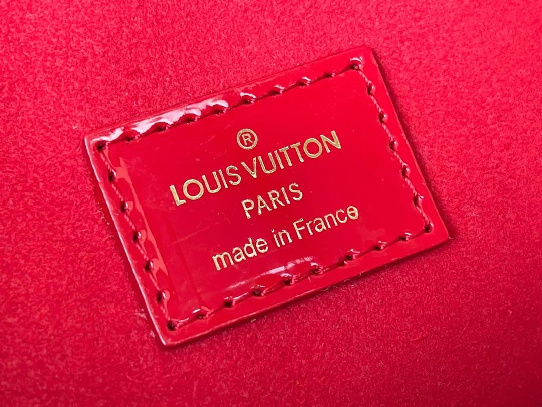 BOLSO COUSSIN PM Louis Vuitton - Imagen 8