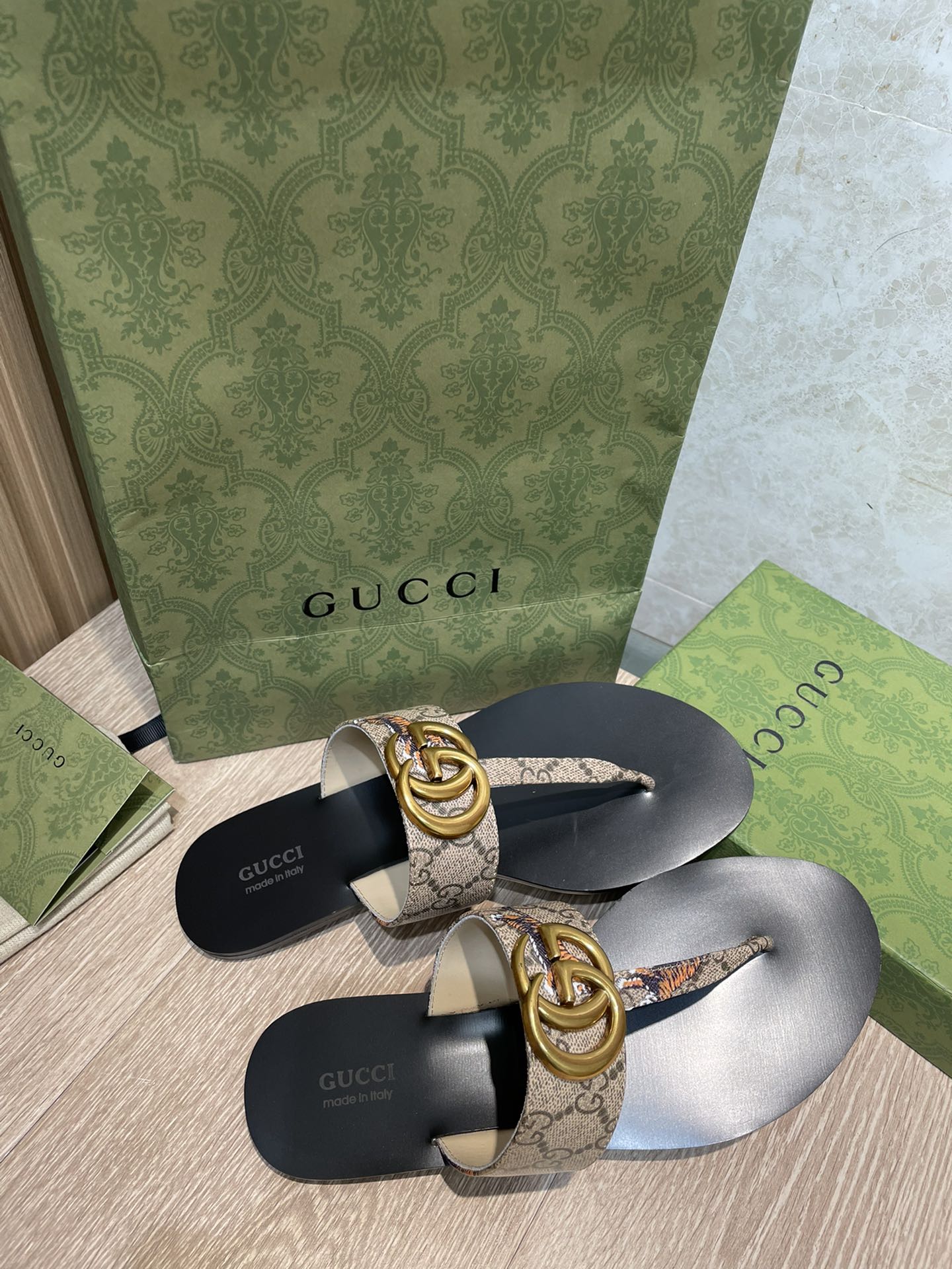 Chancla con Doble G Gucci - Imagen 3