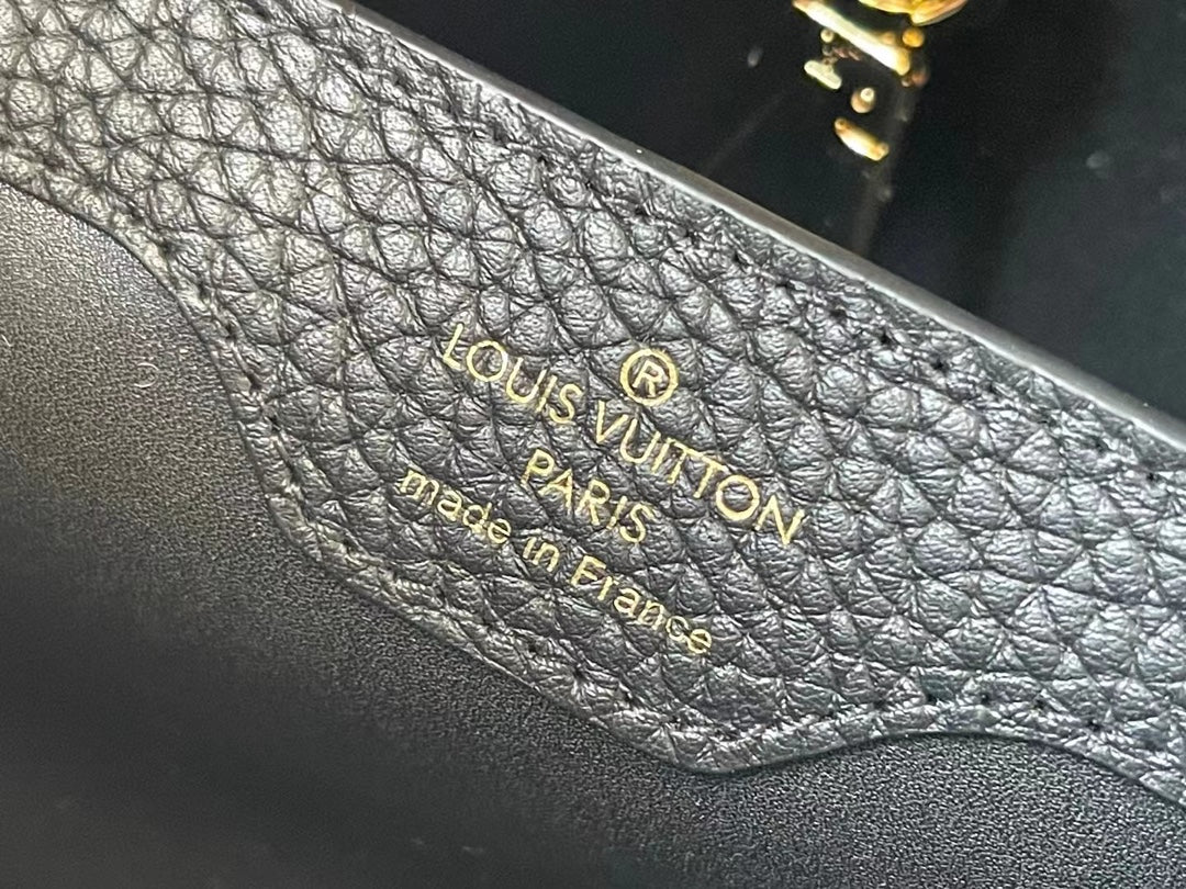 BOLSO CAPUCINES BB Louis Vuitton - Imagen 9