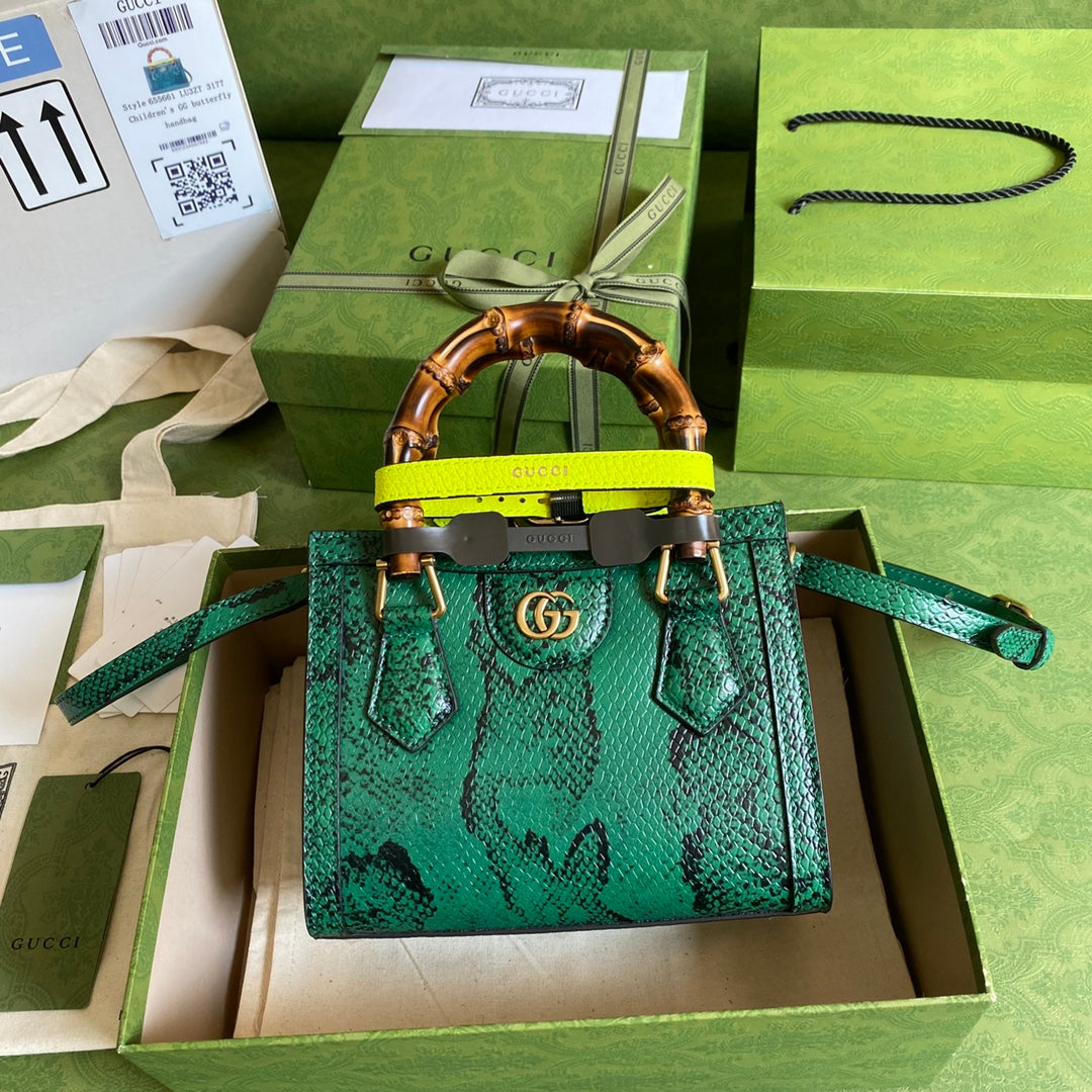 Minibolso tote de pitón Gucci Diana - Imagen 4