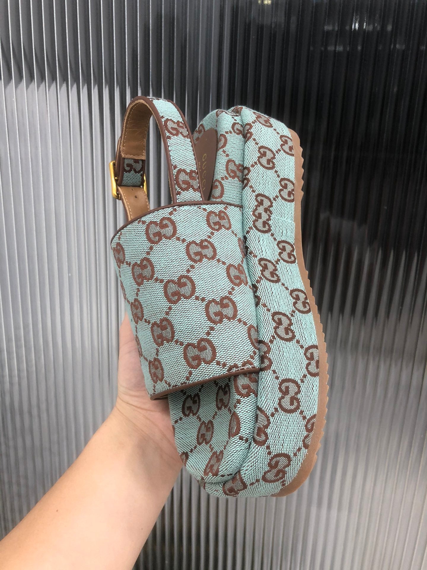 Sandalia con plataforma GG Gucci - Imagen 8