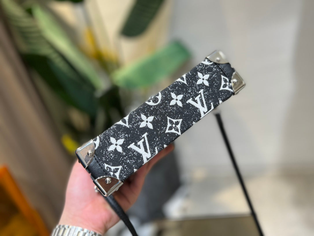 Bolso Petite Malle Louis Vuitton - Imagen 5