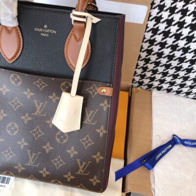 BOLSO TOTE FOLD MM Louis Vuitton - KJ PLUS