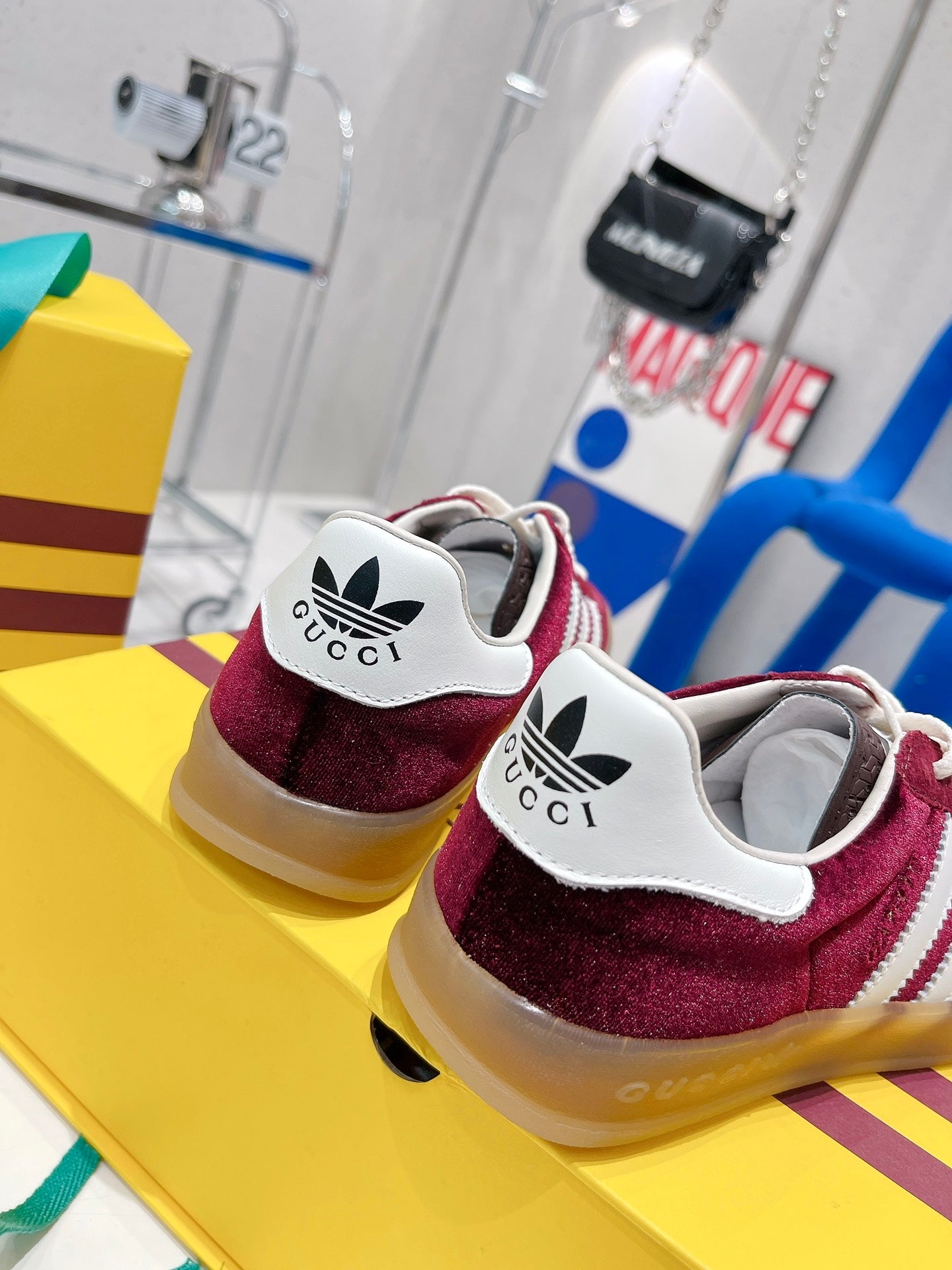 Zapatilla Gazelle adidas x Gucci - Imagen 2