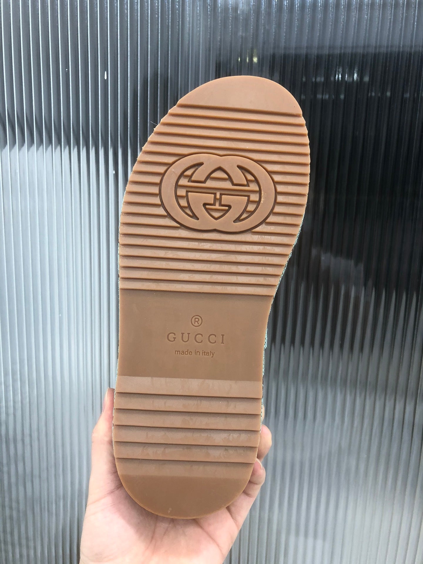 Sandalia con plataforma GG Gucci - Imagen 9