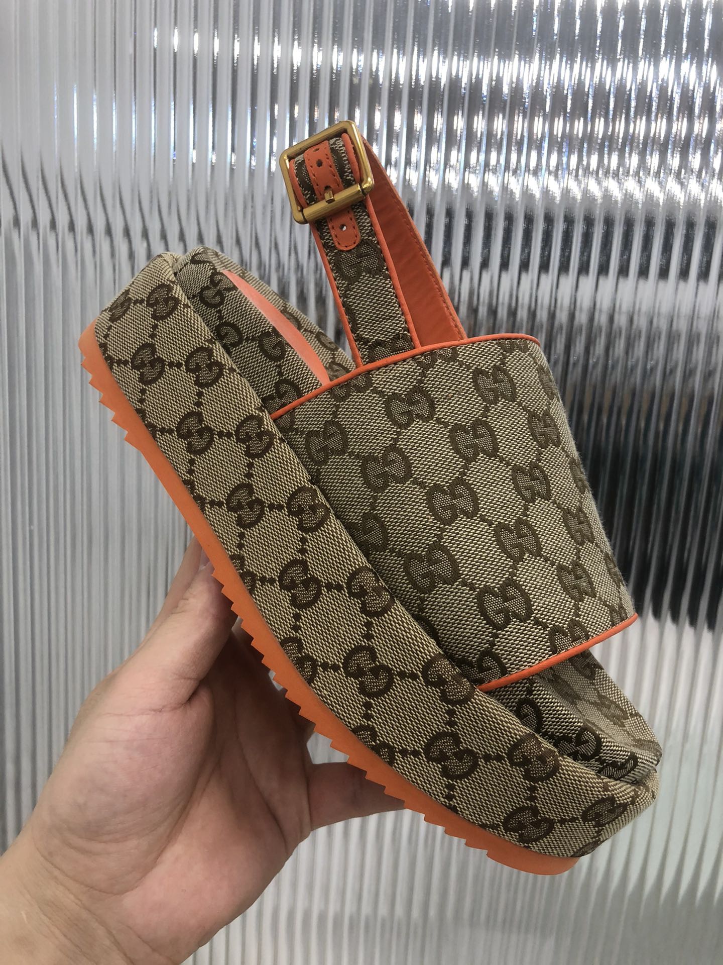 Sandalia con plataforma GG Gucci - Imagen 8