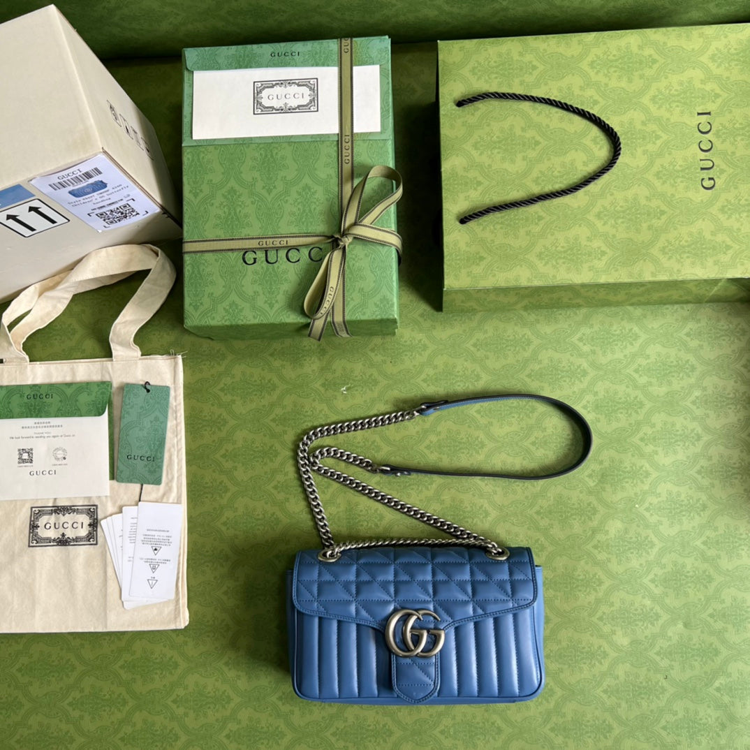 Minibolso GG Marmont de matelassé GUCCI