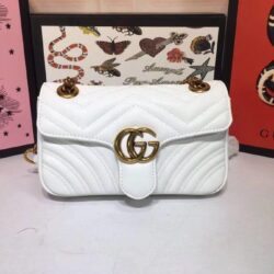 Minibolso GG Marmont de matelassé GUCCI