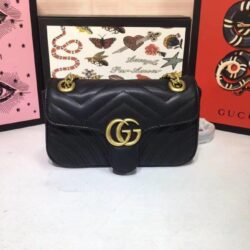 Minibolso GG Marmont de matelassé GUCCI