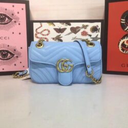 Minibolso GG Marmont de matelassé GUCCI