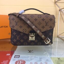 POCHETTE METIS  Louis Vuitton