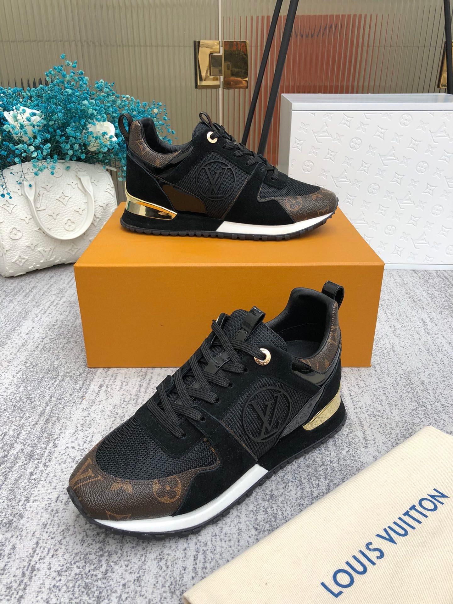 ZAPATILLA DEPORTIVA RUN AWAY Louis Vuitton - Imagen 2