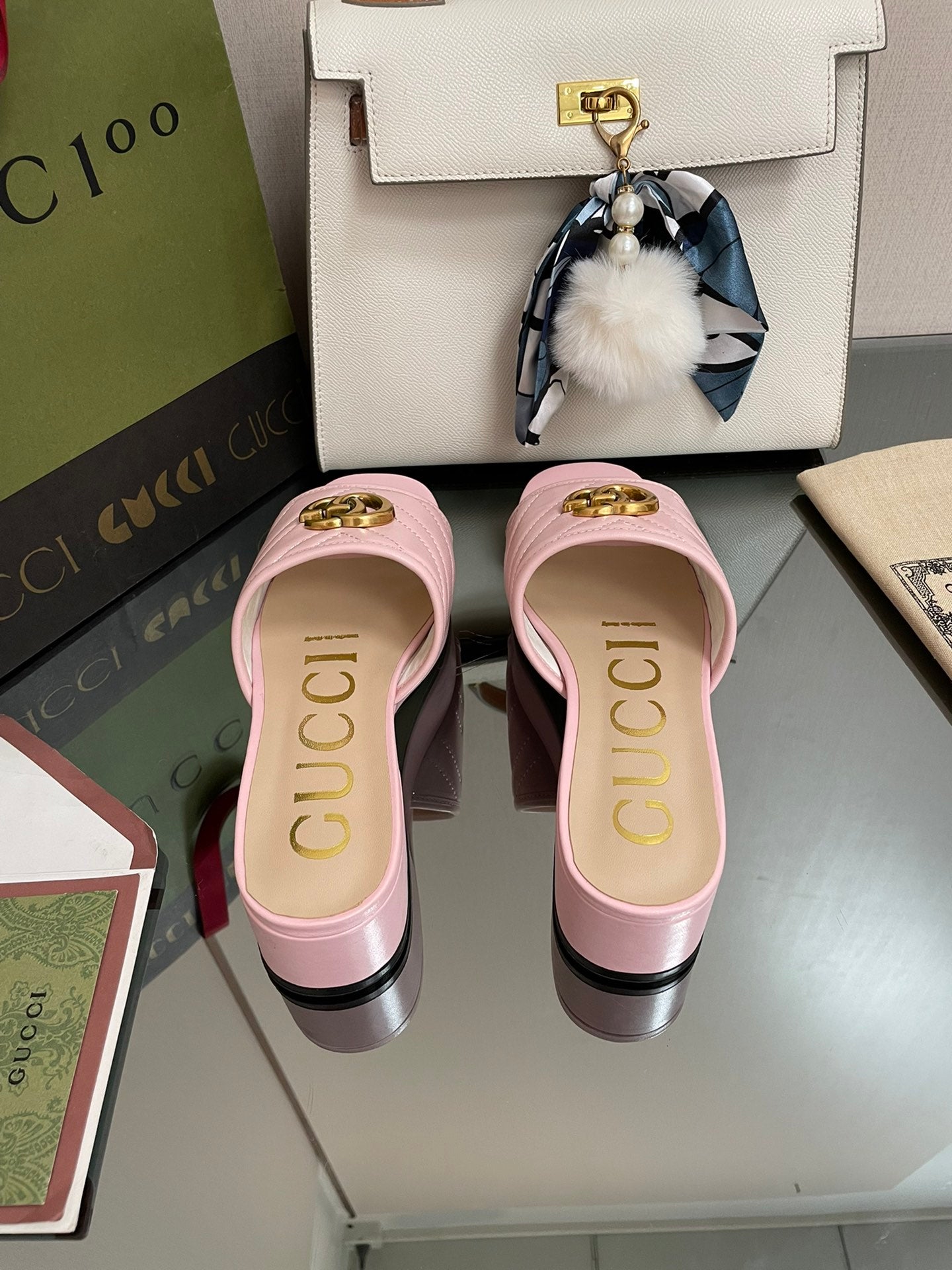 Sandalia tipo chancla con GG Gucci - Imagen 6