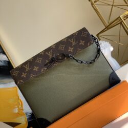 CARTERA DE MANO VOYAGE STEAMER Louis Vuitton - KJ PLUS