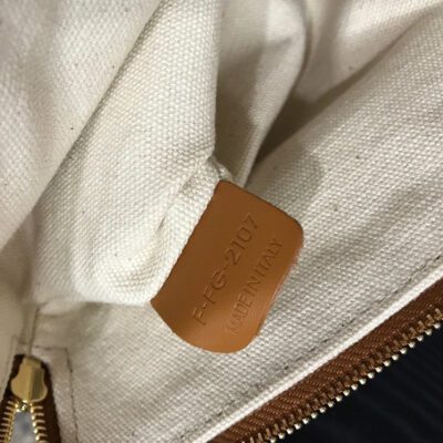 POCHETTE CON CORREA DE TEJIDO CON LOGOTIPO CELINE Y PIEL - Imagen 2