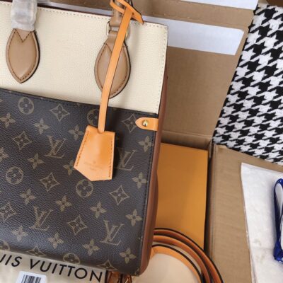 BOLSO TOTE FOLD MM Louis Vuitton - KJ PLUS