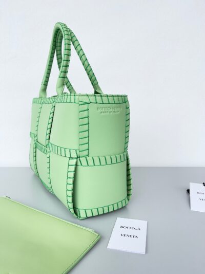 Bolso Arco Tote Pequeño Bottega Veneta - Imagen 2