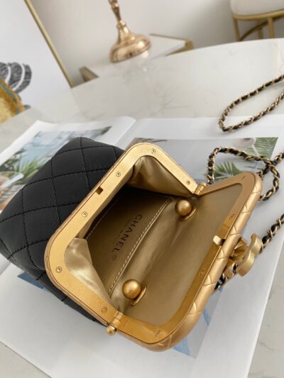 Bolso Kiss-Lock CHANEL - Imagen 7