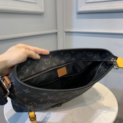 BOLSO BESACE ZIPPÉE Louis Vuitton - KJ PLUS