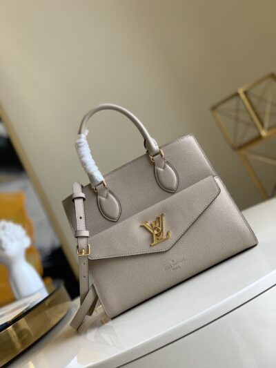 BOLSO TOTE LOCKME PM Louis Vuitton - KJ PLUS