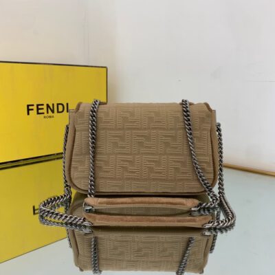 Bolso Fendi Baguette Chain Midi - Imagen 3