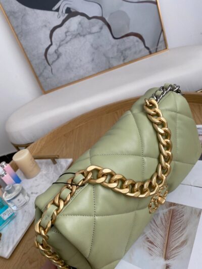 BOLSO GRANDE CHANEL 19 - Imagen 9