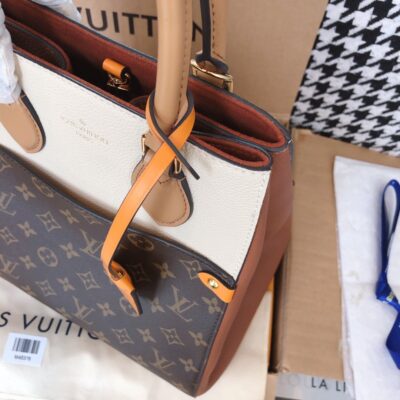 BOLSO TOTE FOLD MM Louis Vuitton - KJ PLUS