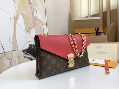 Bolso Pallas Chain Louis Vuitton - Imagen 3