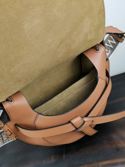 Bolso Pequeño Gate LOEWE - Imagen 9