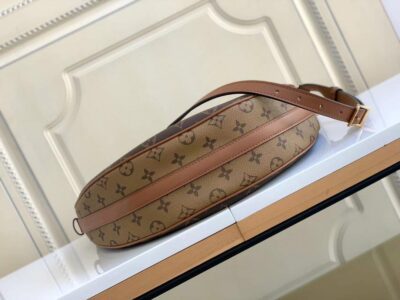 BOLSO LOOP HOBO Louis Vuitton - Imagen 5