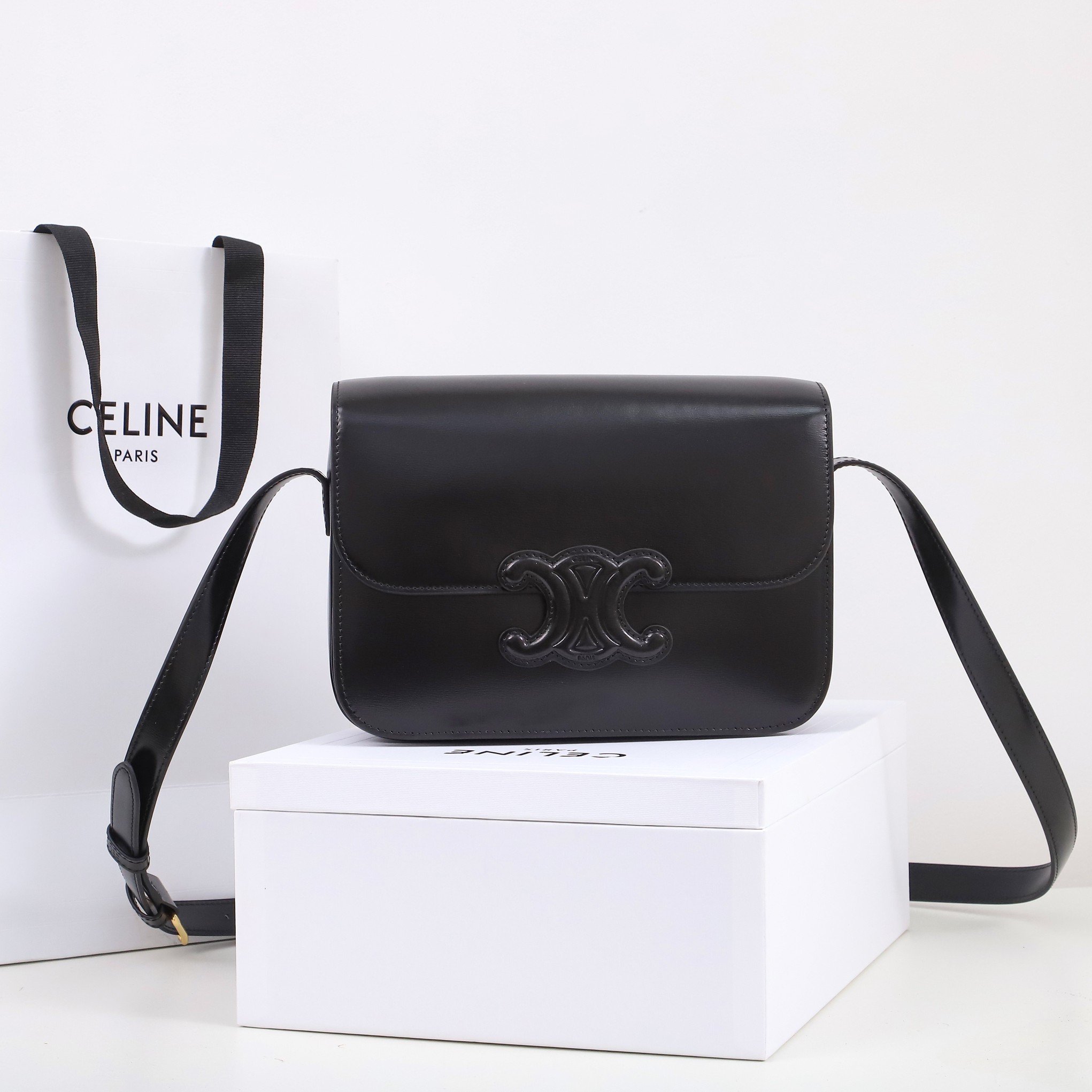Bolso Triomphe Classique Celine