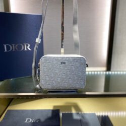 Pochette con bandolera DIOR