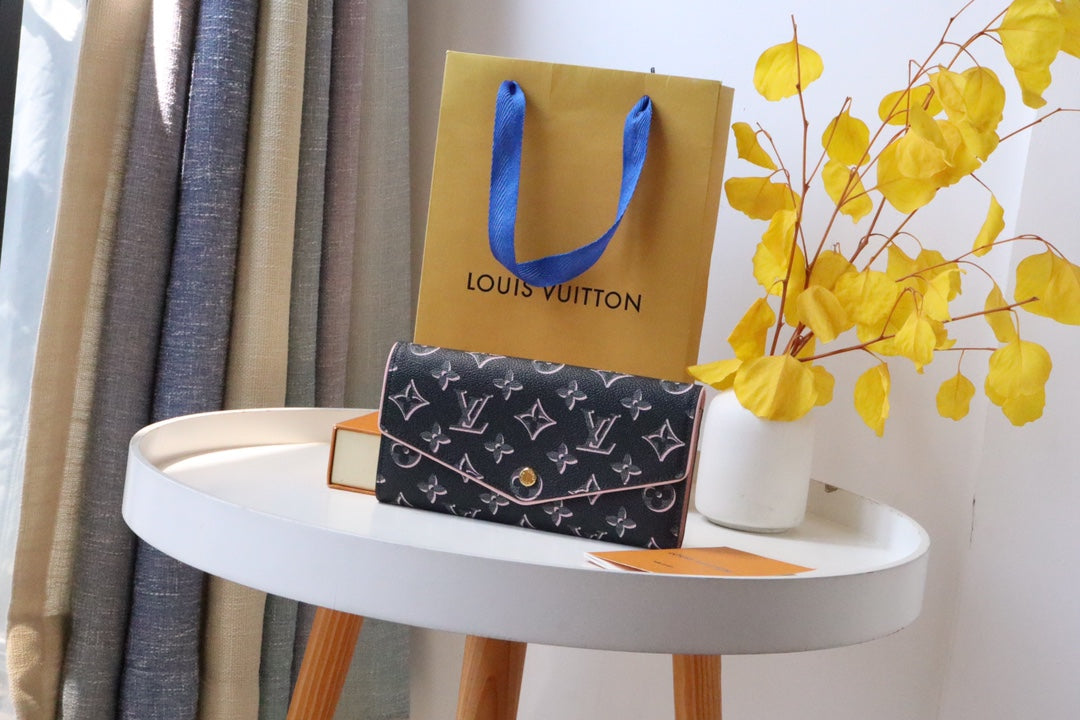Cartera Sarah LOUIS VUITTON