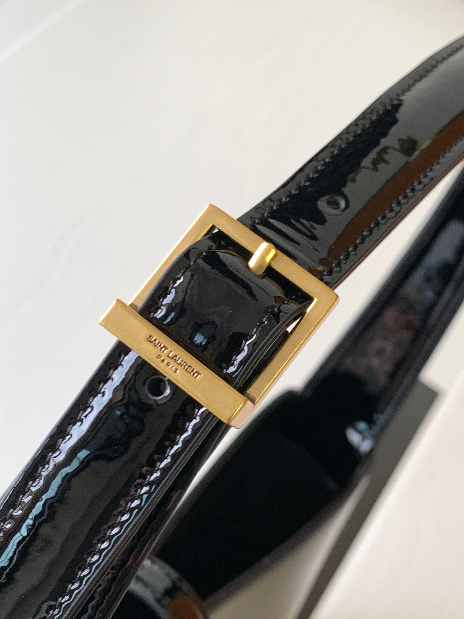 Bolso estilo hobo le 5 à 7 YSL - Imagen 7