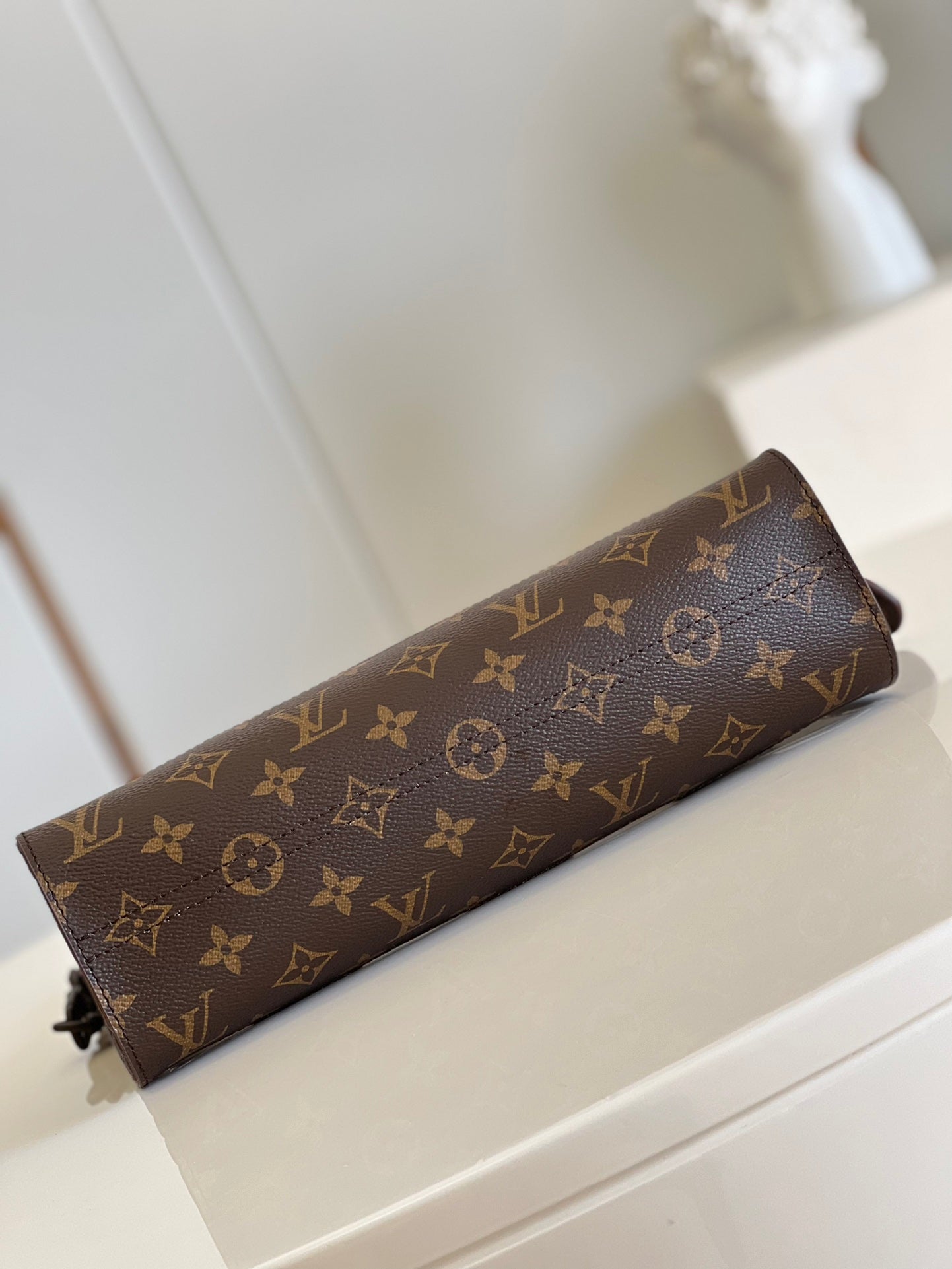 Cartera de mano Standing Louis Vuitton - Imagen 5