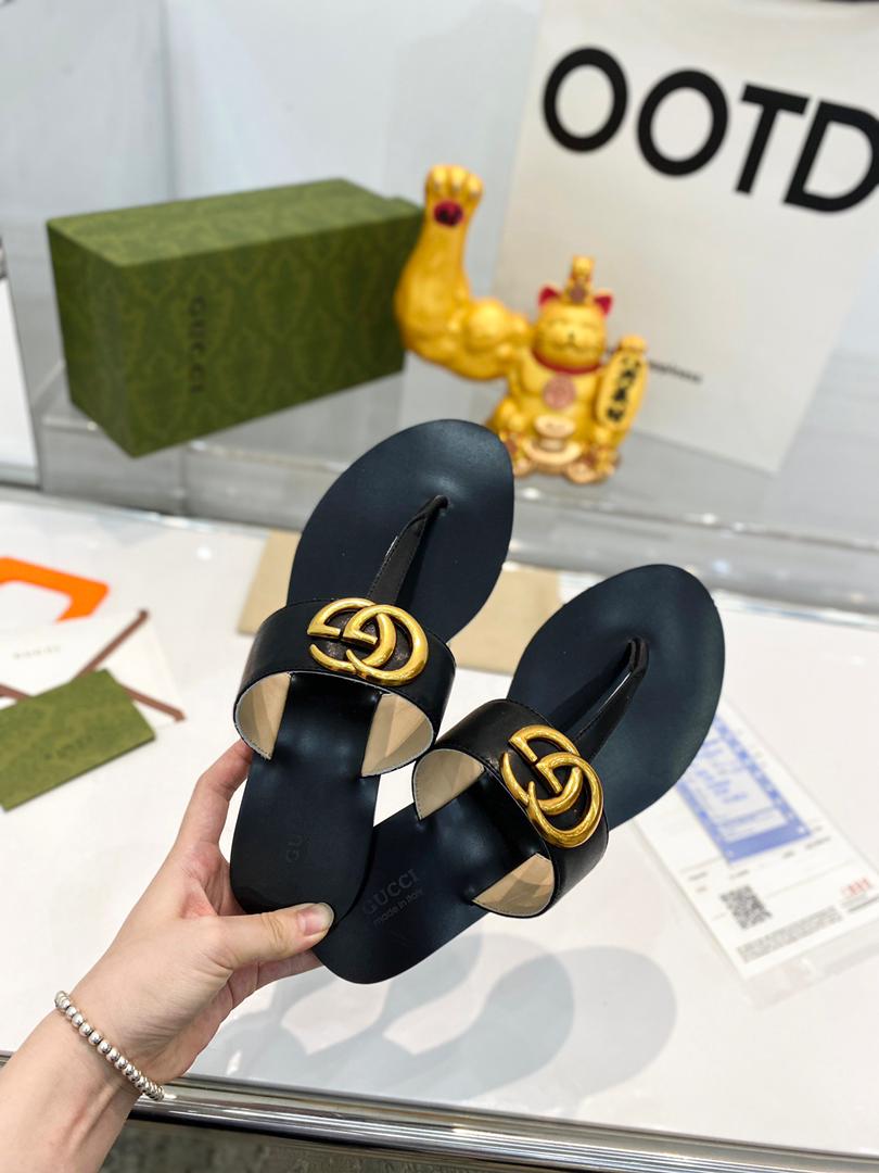 Chancla de Piel con Doble G Gucci - Imagen 5
