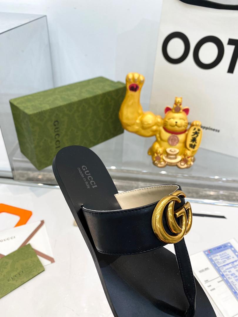 Chancla de Piel con Doble G Gucci - Imagen 6