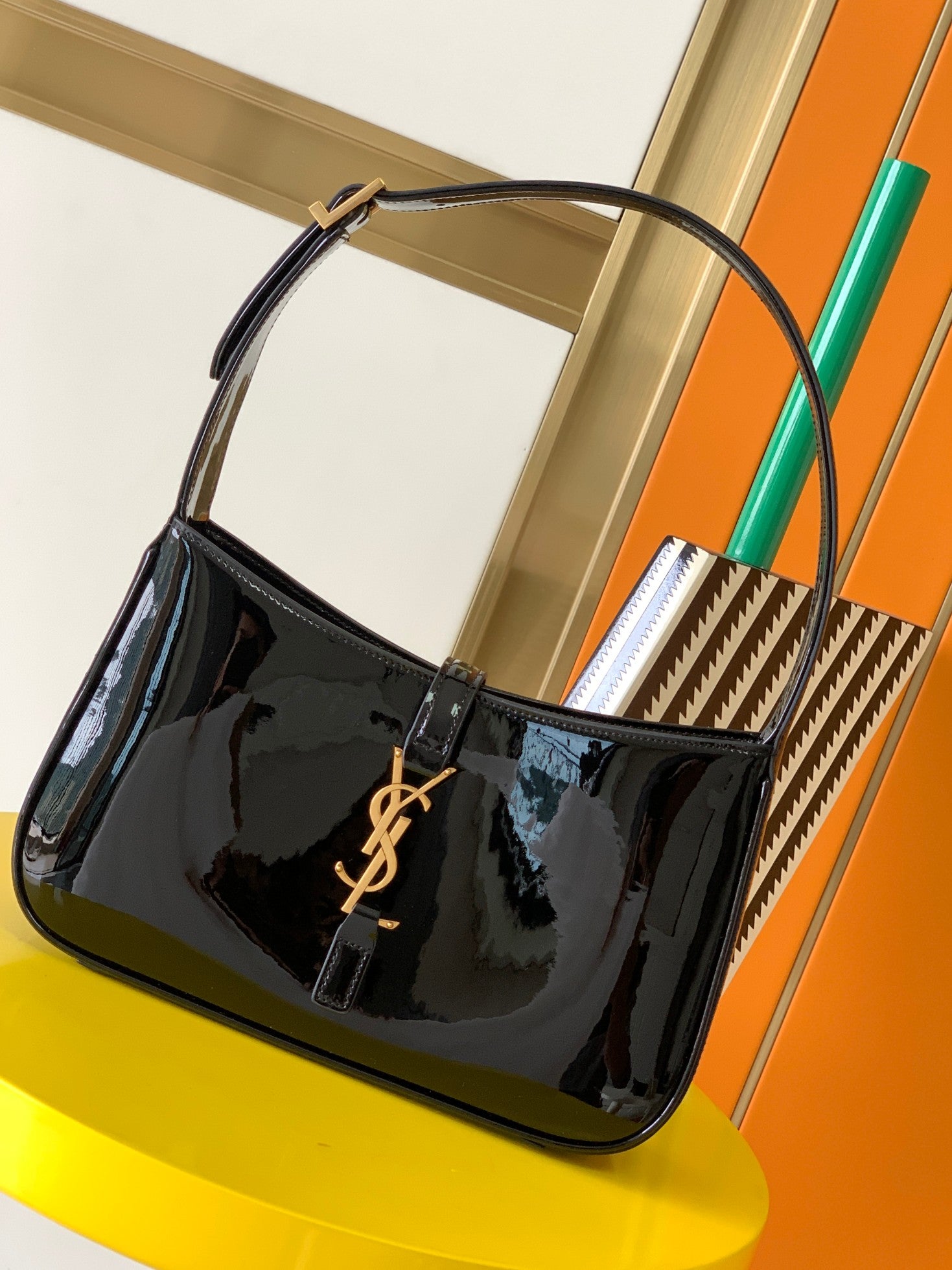 Bolso estilo hobo le 5 à 7 YSL