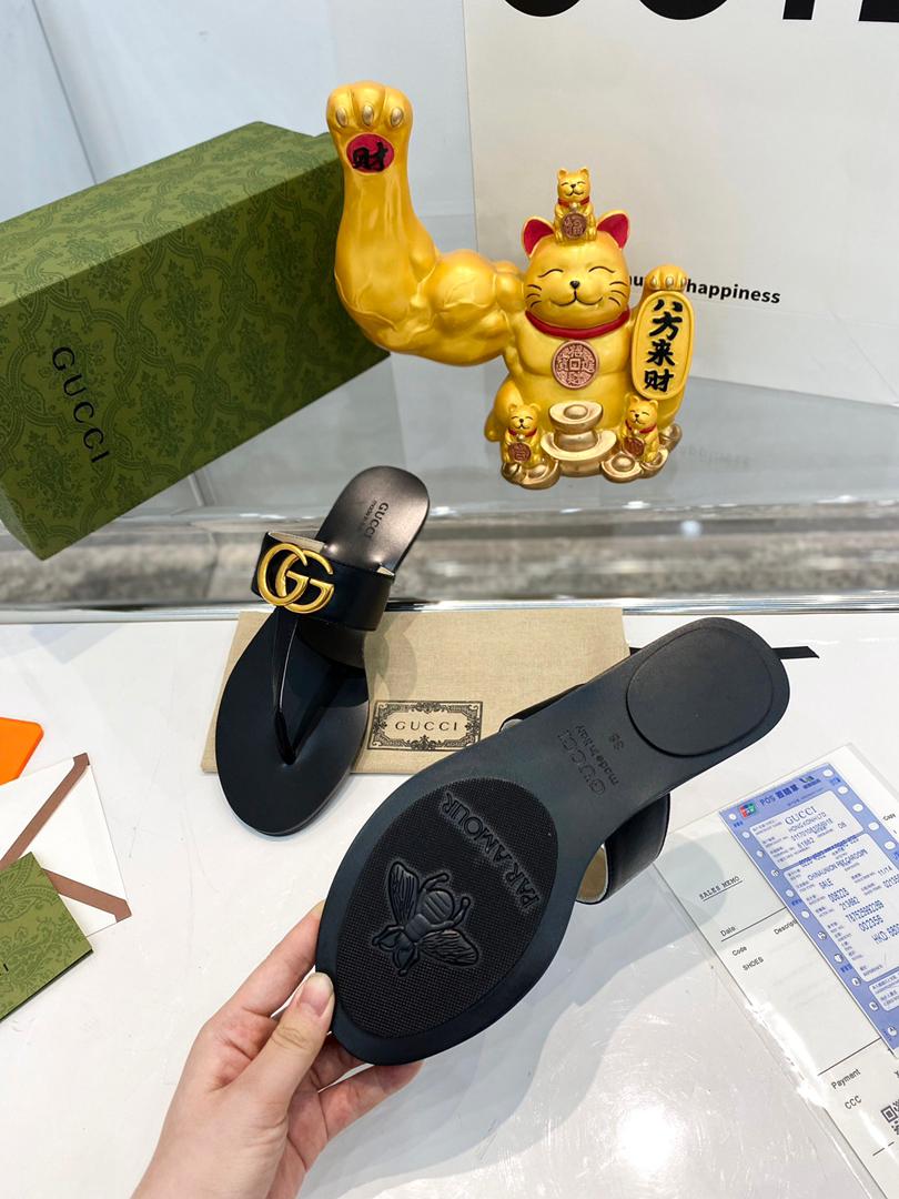 Chancla de Piel con Doble G Gucci - Imagen 9