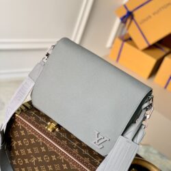 Cartera Fastline con bandolera Louis Vuitton