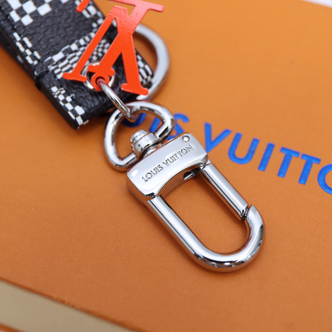 Colgante y llavero Louis Vuitton - Imagen 8