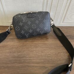 Cartera Alpha con bandolera Louis Vuitton